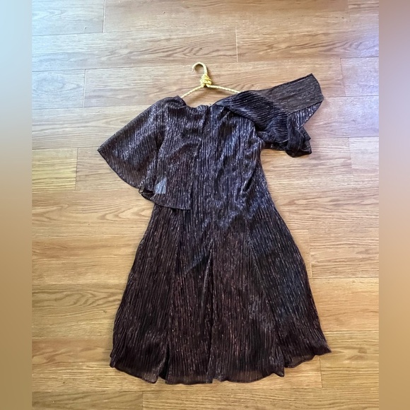 NWT Gabby Skye Glamglow dress- Size 6 - Picture 9 of 15